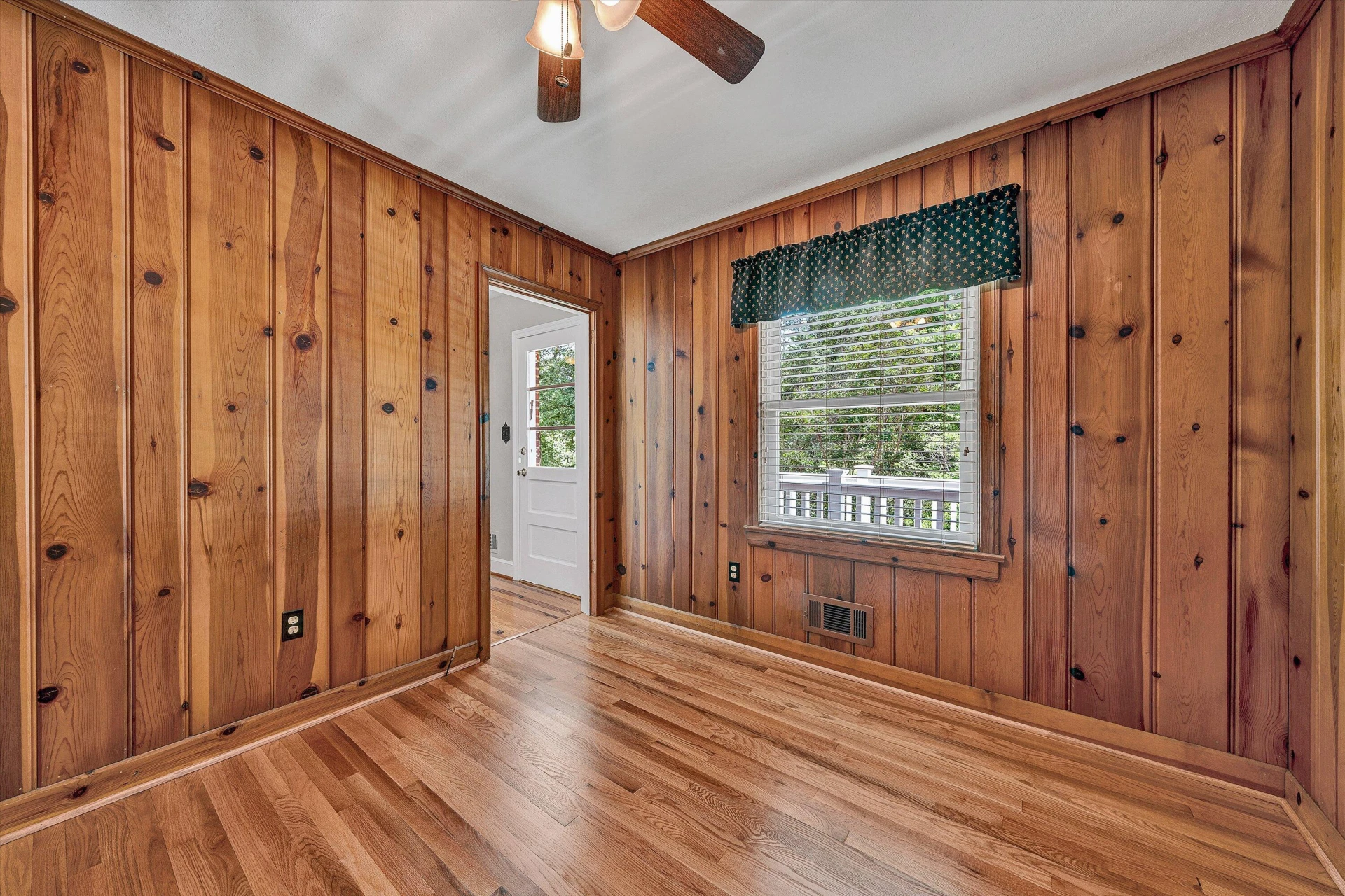 2739 Northview DR SW - Photo 11