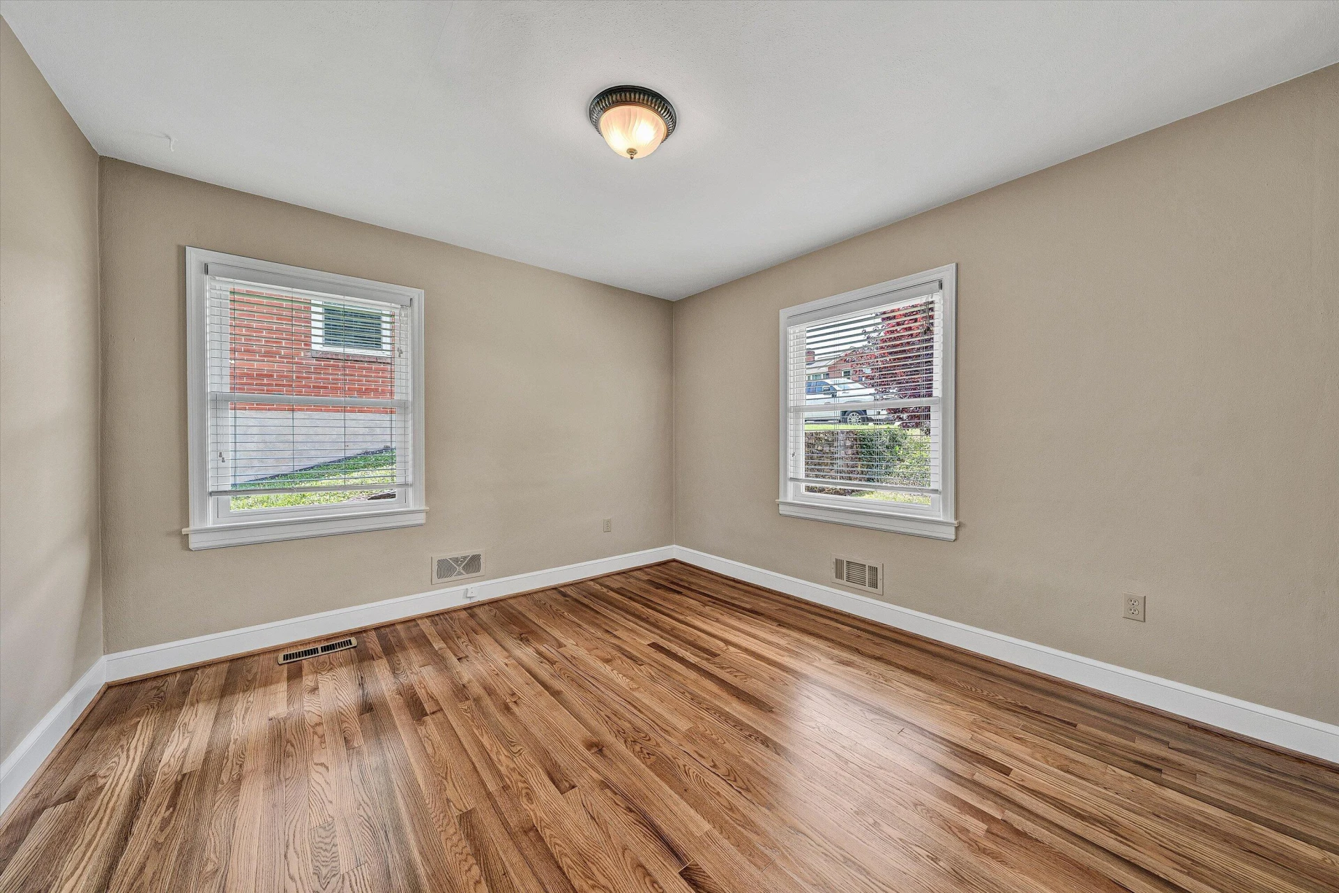 2739 Northview DR SW - Photo 12