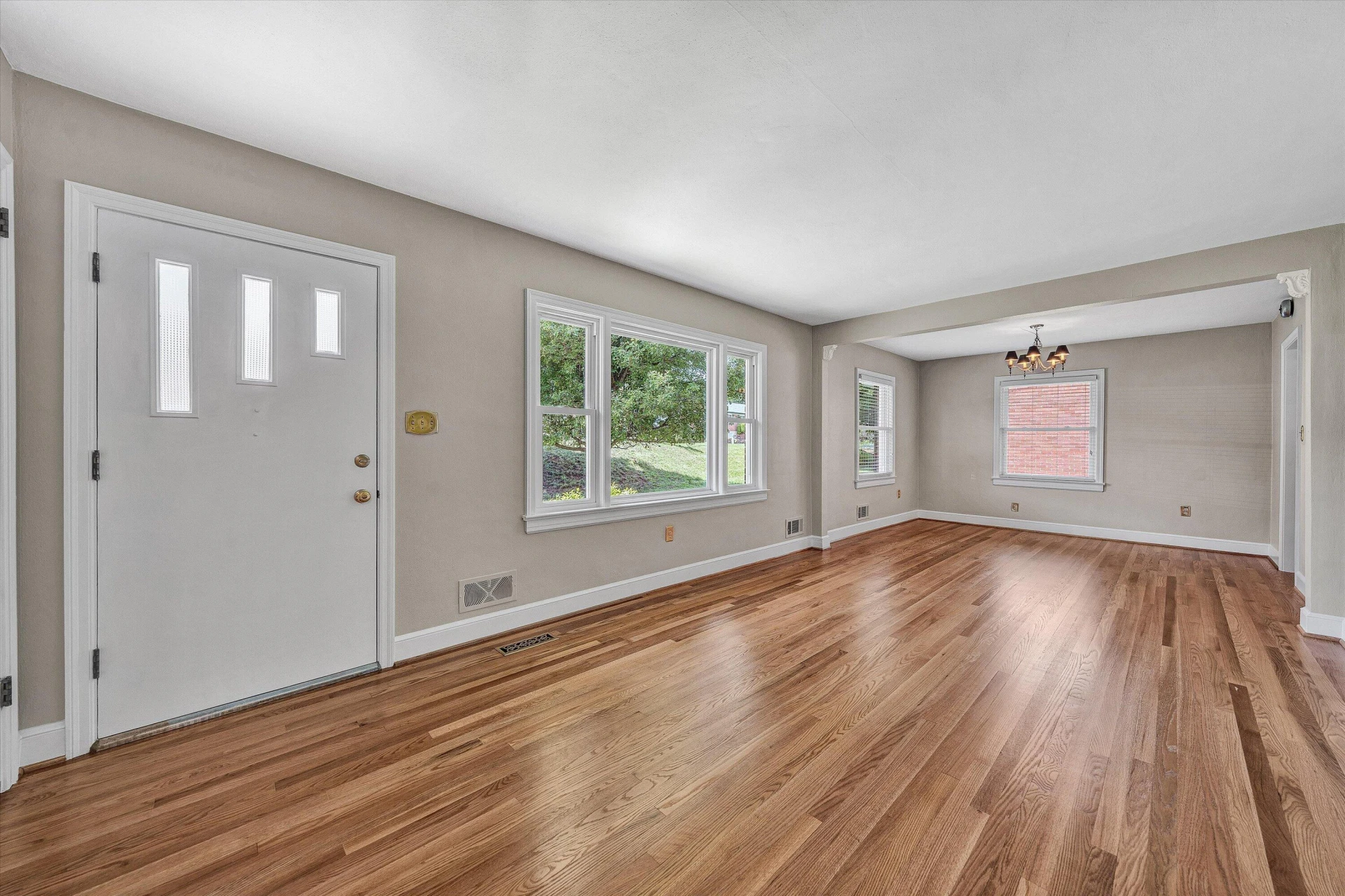 2739 Northview DR SW - Photo 4