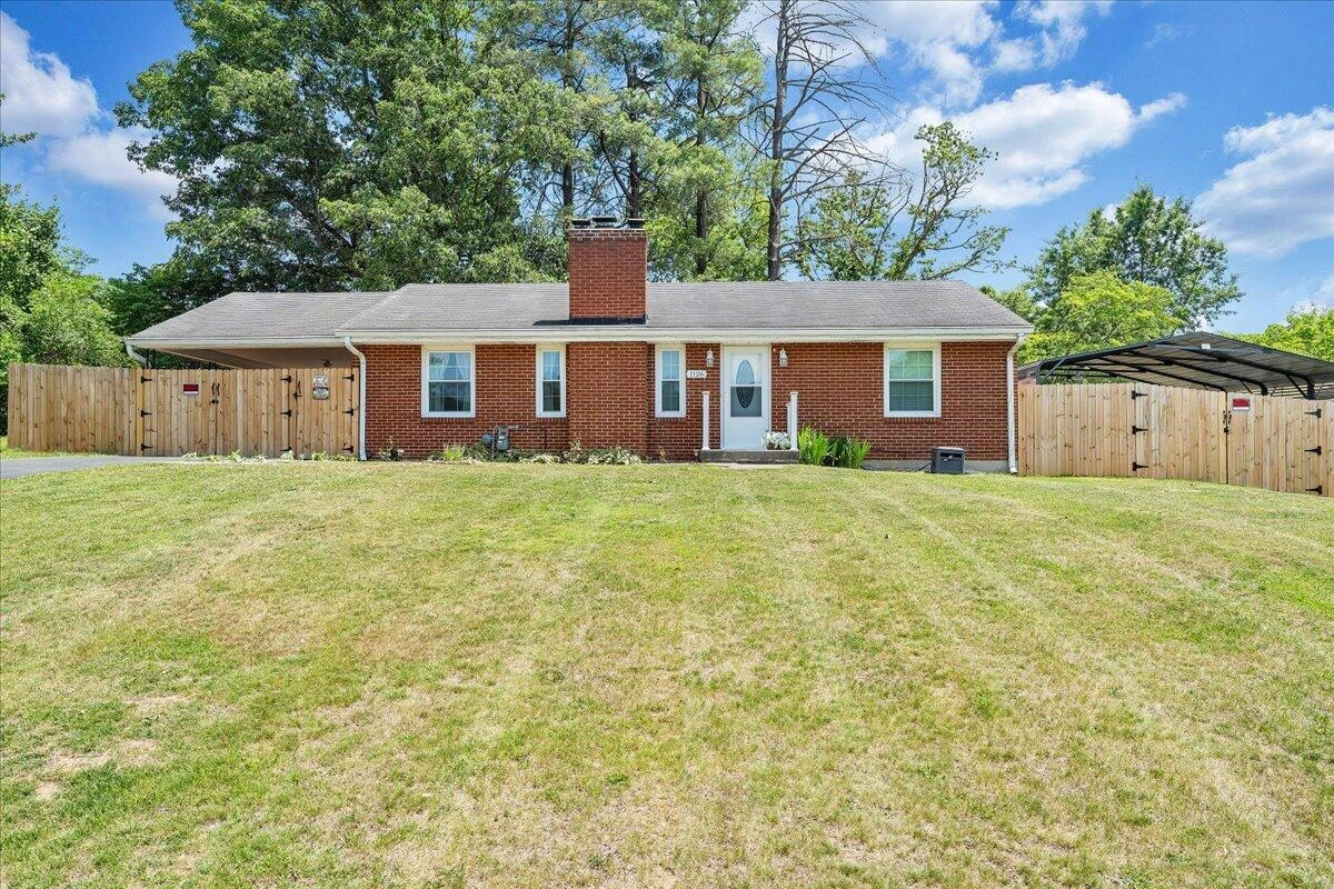 1126 Vivian AVE