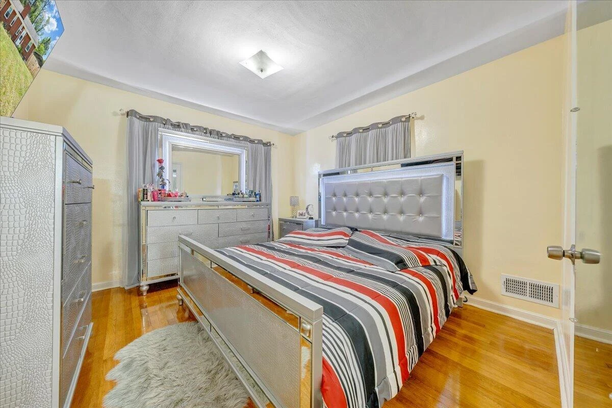 1126 Vivian AVE - Photo 11