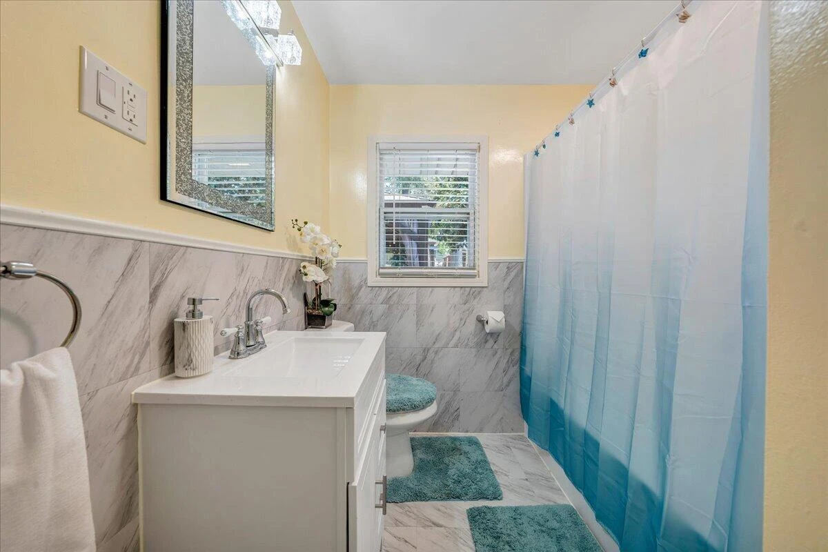 1126 Vivian AVE - Photo 13