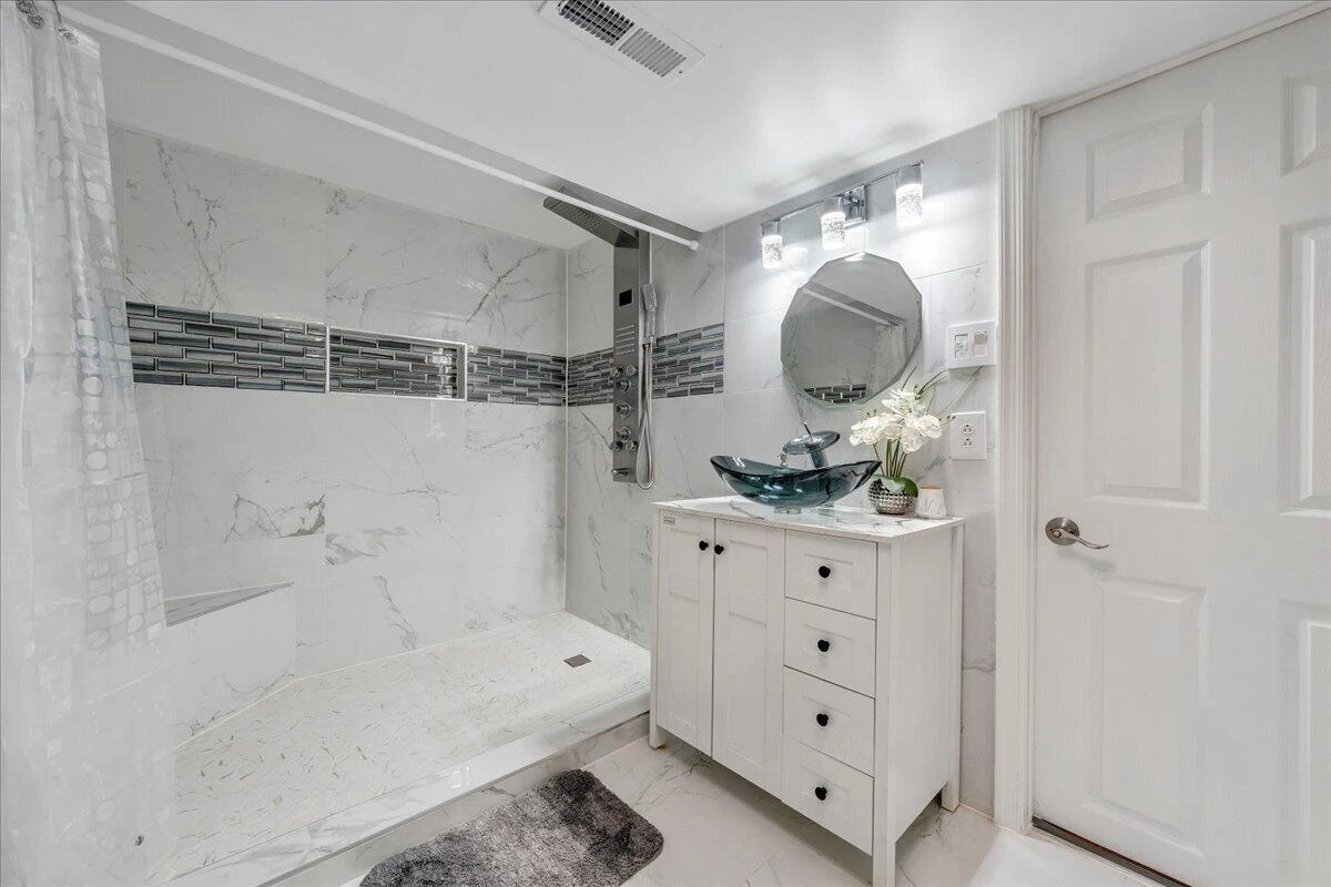 1126 Vivian AVE - Photo 17