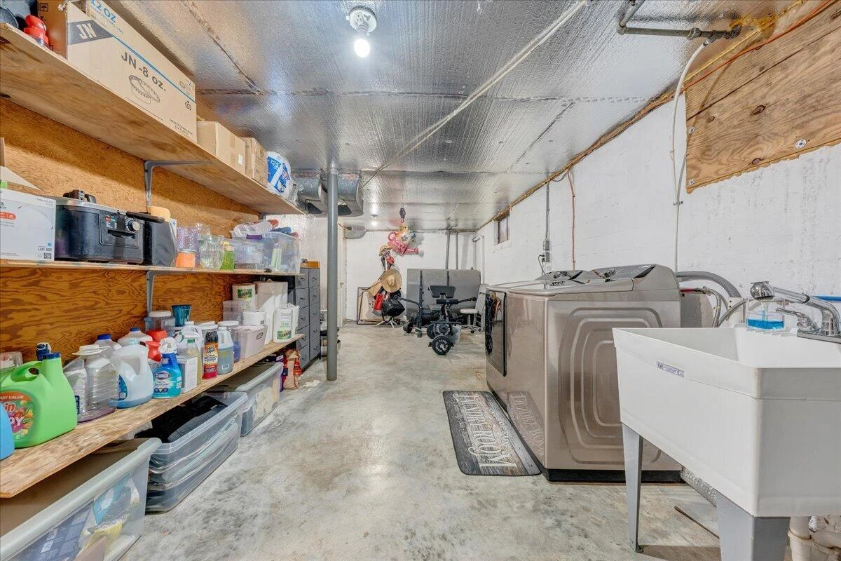 1126 Vivian AVE - Photo 18
