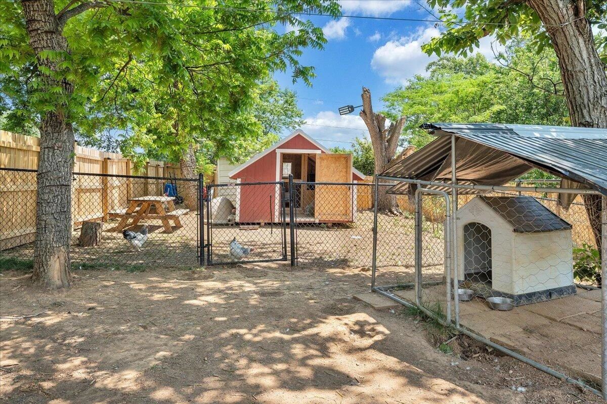 1126 Vivian AVE - Photo 29