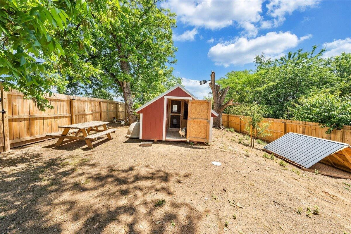 1126 Vivian AVE - Photo 33