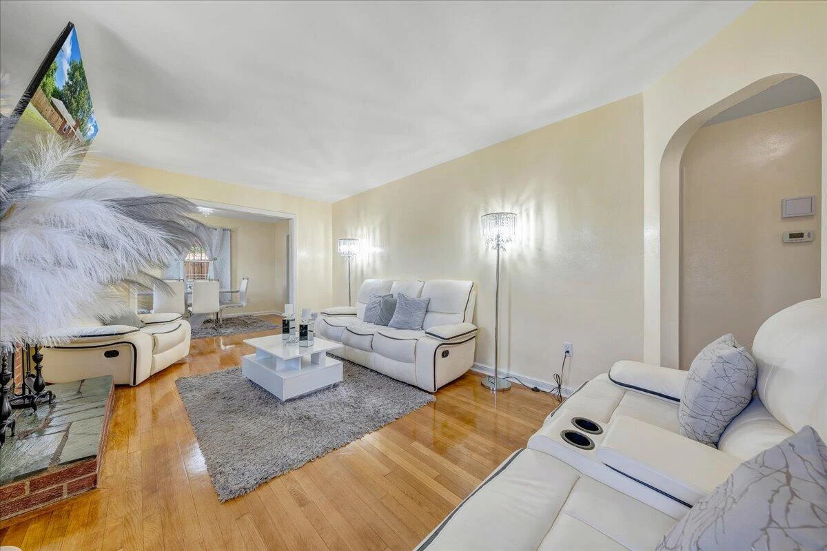 1126 Vivian AVE - Photo 4