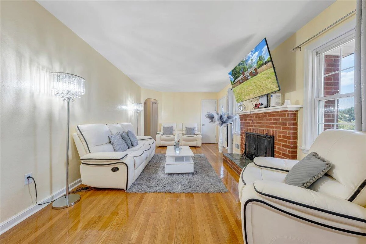 1126 Vivian AVE - Photo 5