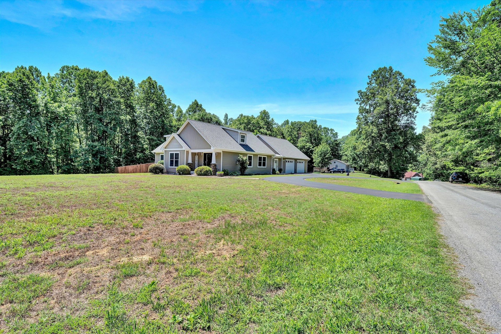 1040 Old Station Loop - Photo 4