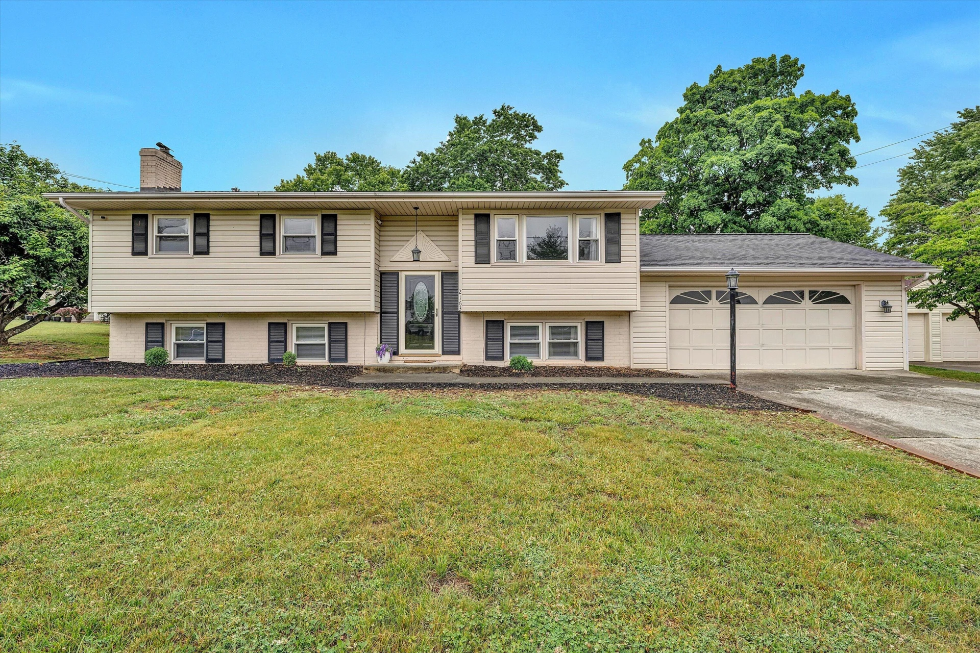 2163 Mill LN