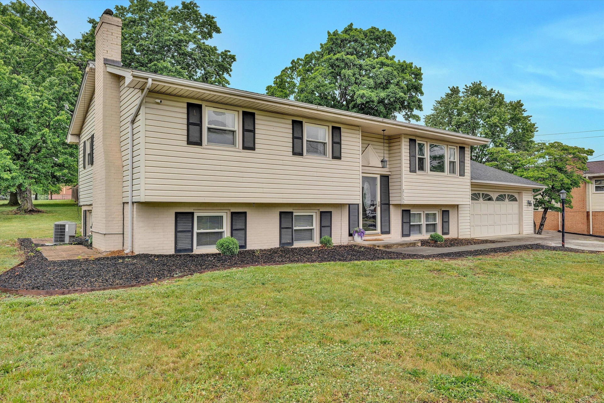 2163 Mill LN - Photo 2