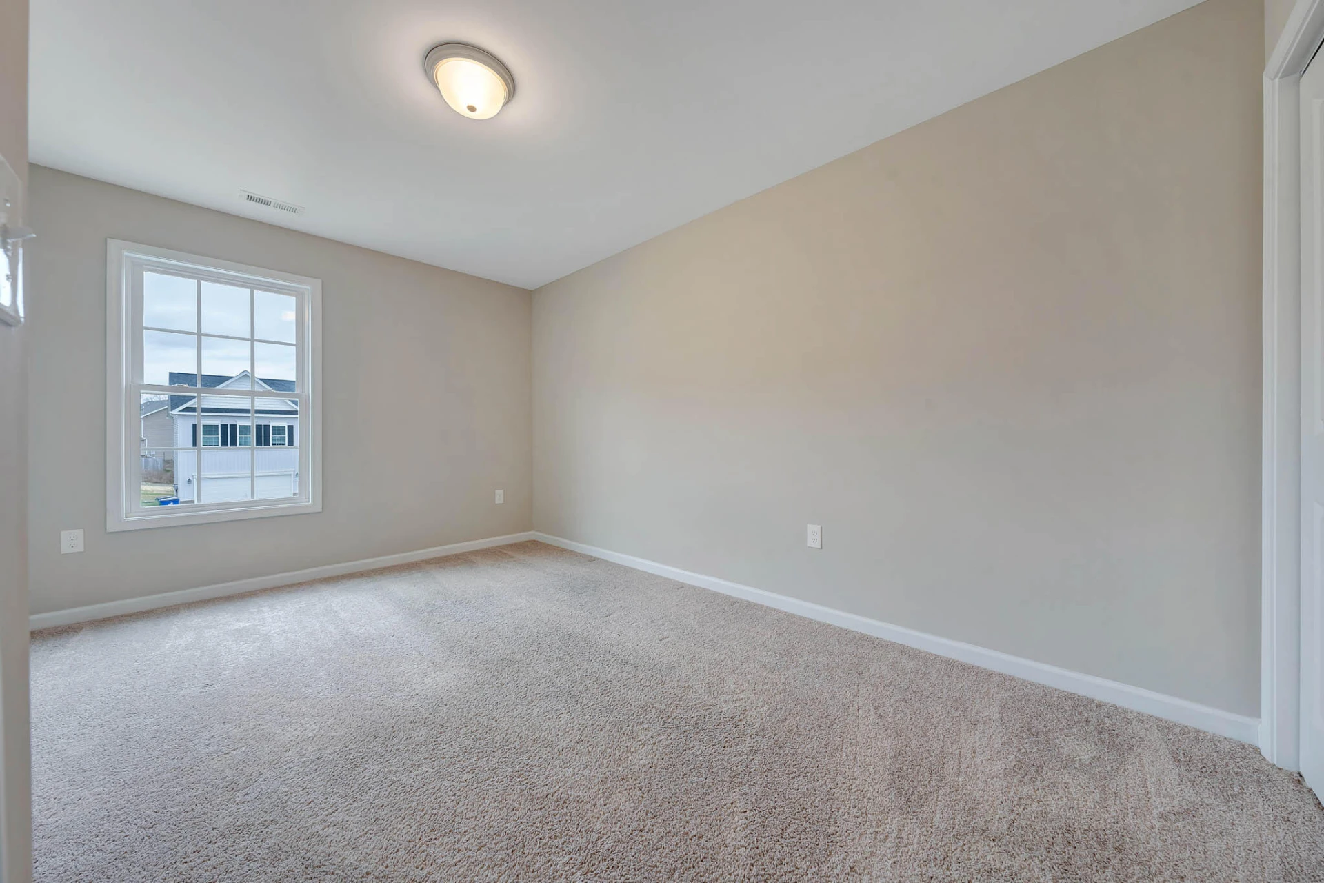 1058 Brandon AVE SW - Photo 24