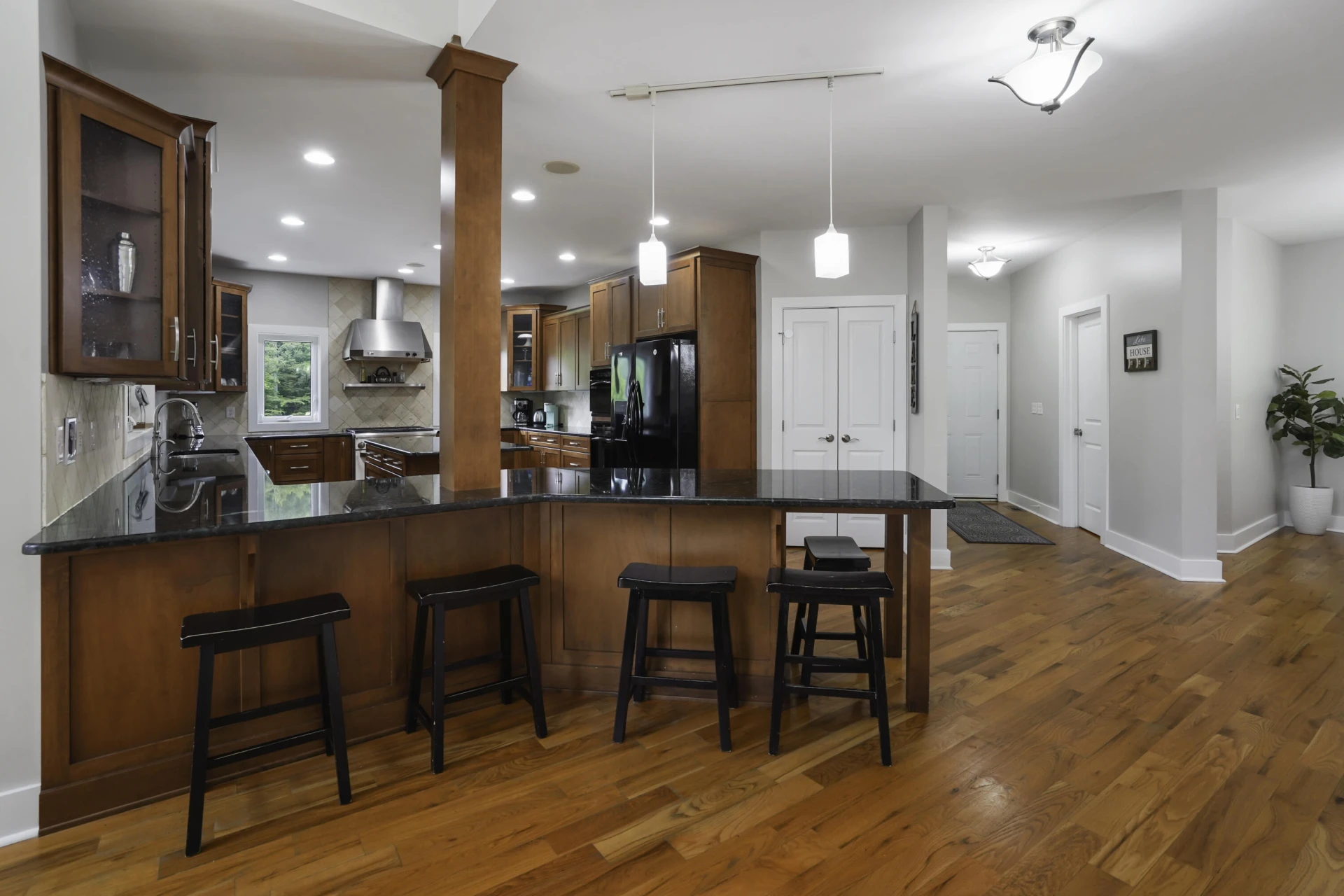 1325 Nicholas LN - Photo 10