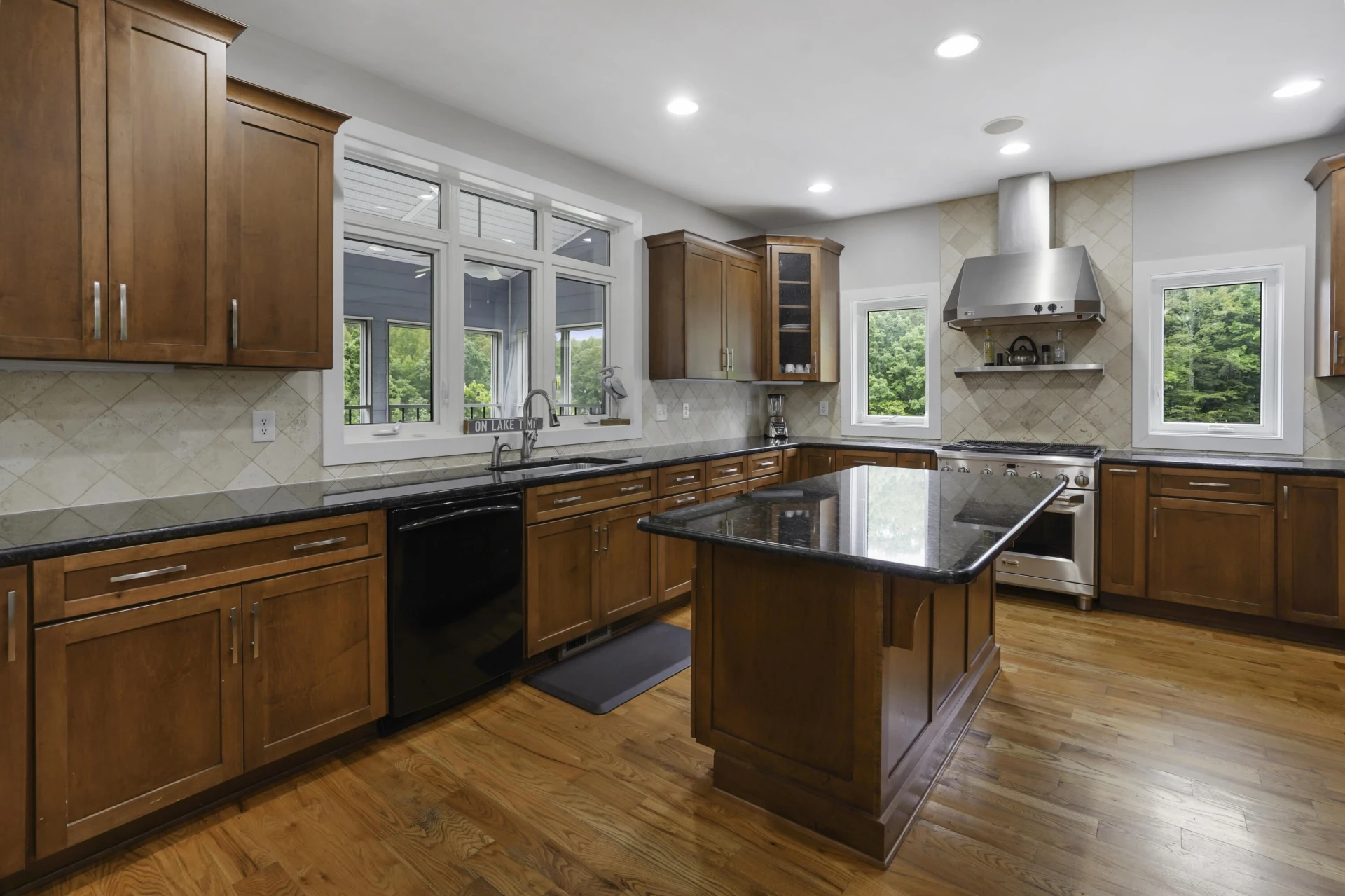1325 Nicholas LN - Photo 11