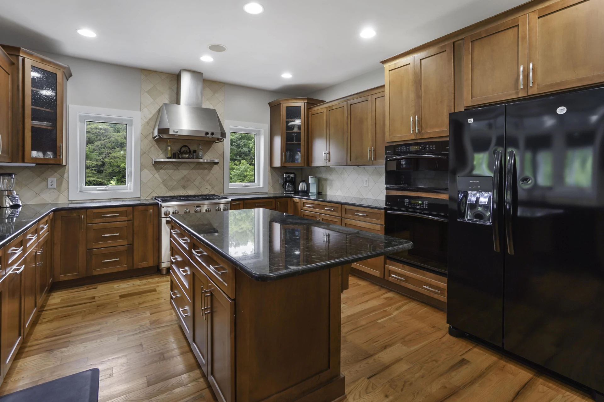 1325 Nicholas LN - Photo 12