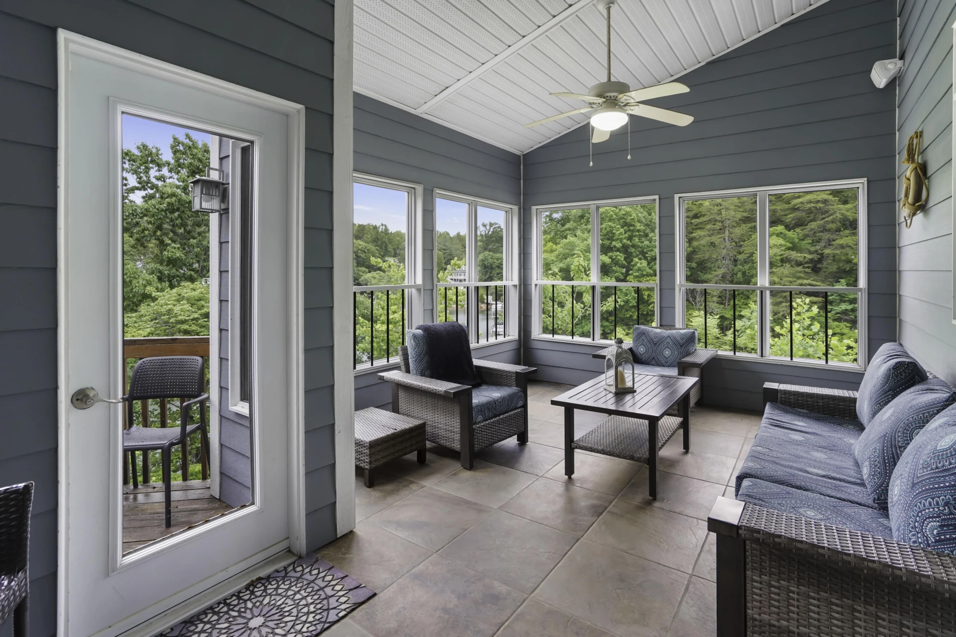 1325 Nicholas LN - Photo 18