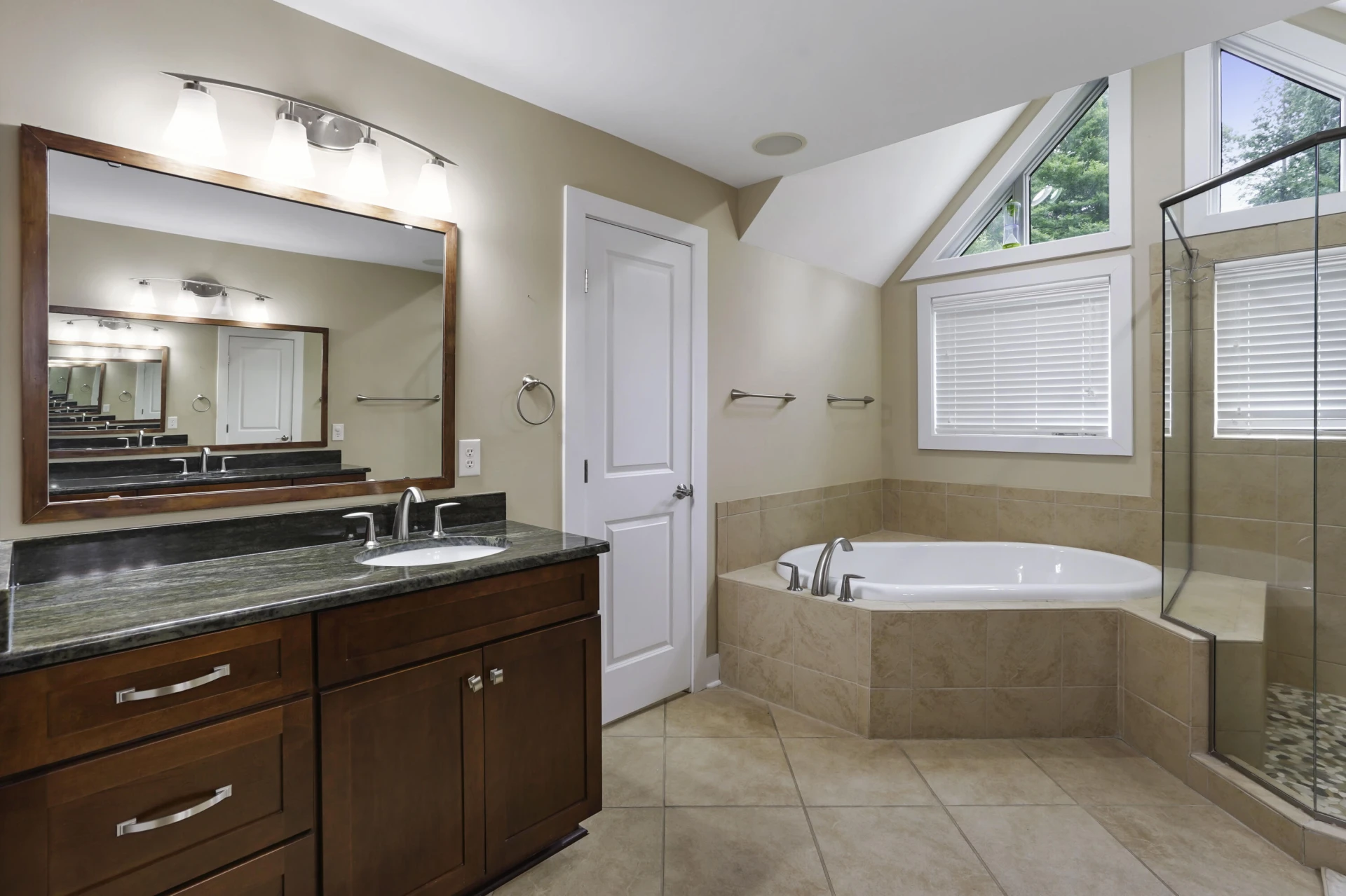 1325 Nicholas LN - Photo 36