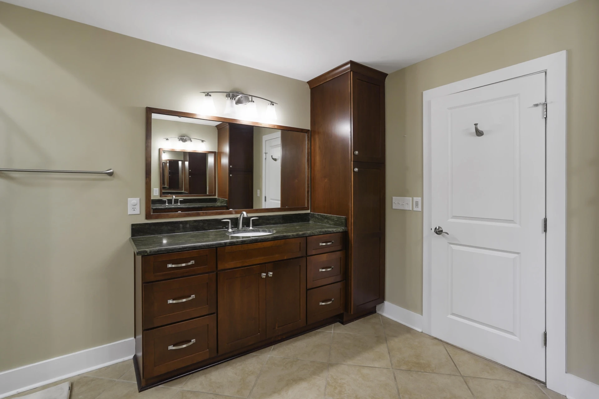 1325 Nicholas LN - Photo 37