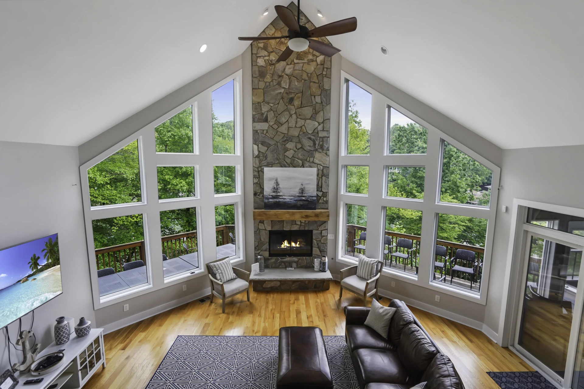 1325 Nicholas LN - Photo 4