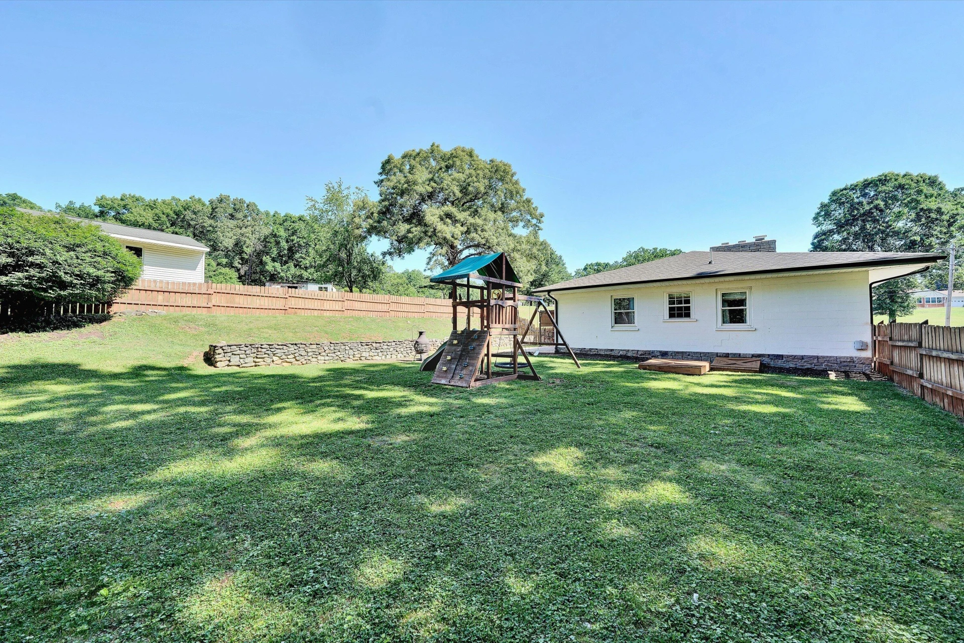 1555 Coopers Cove RD - Photo 35