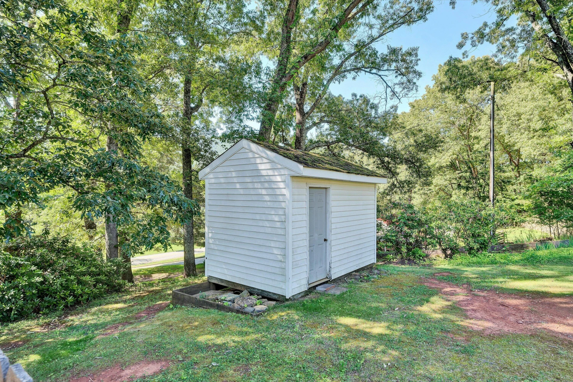 1555 Coopers Cove RD - Photo 36