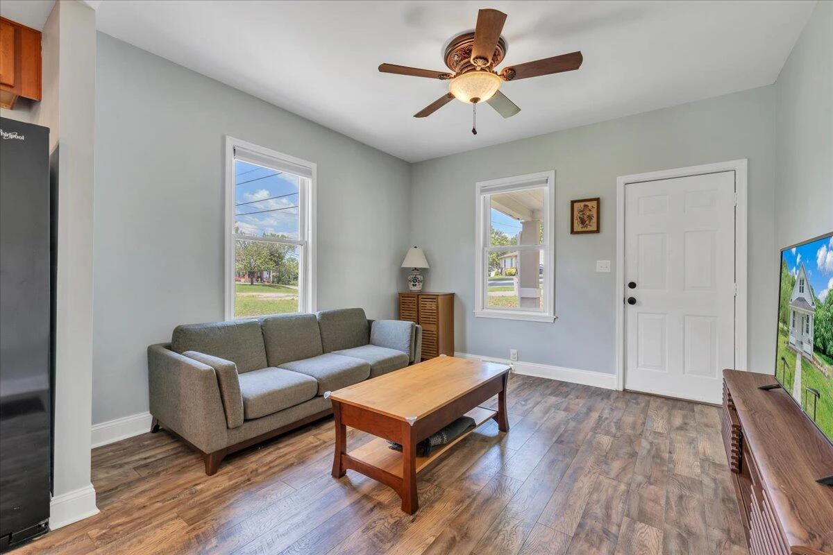 2201 Riverdale RD SE - Photo 4