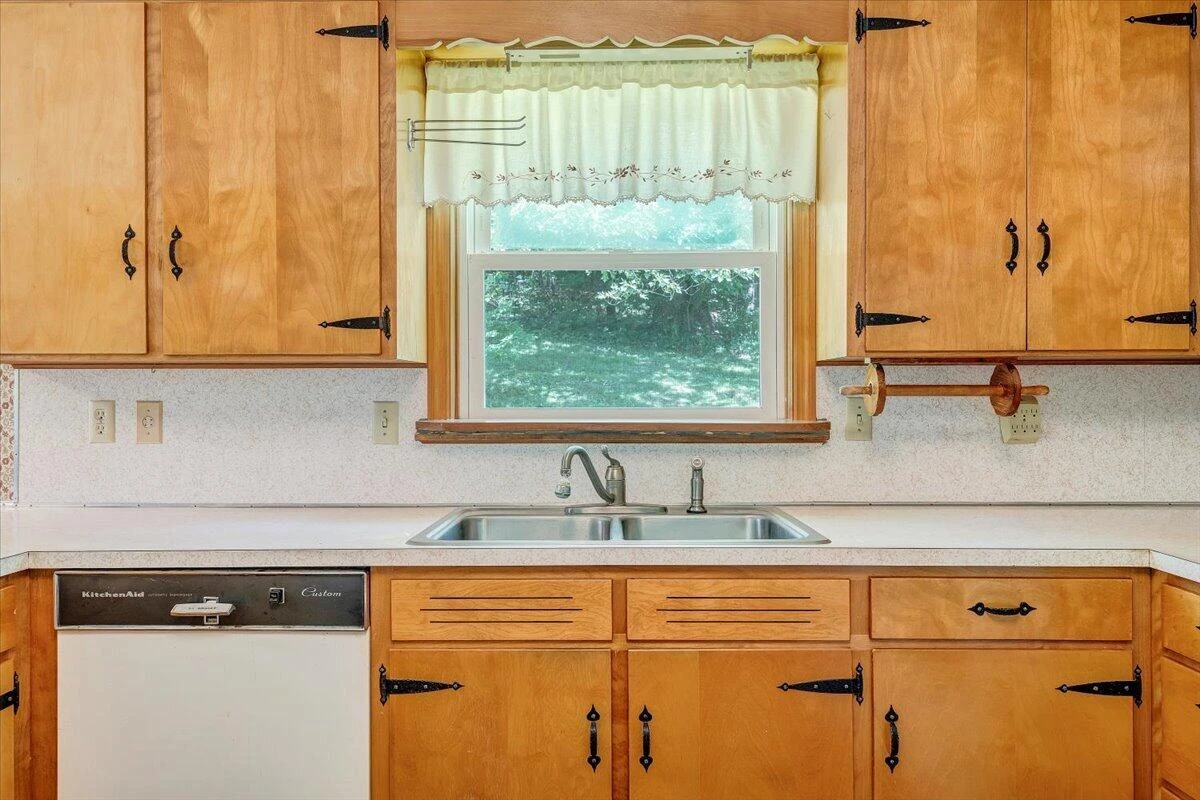 9947 Slings Gap RD - Photo 10