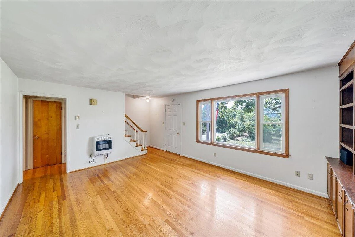 9947 Slings Gap RD - Photo 14
