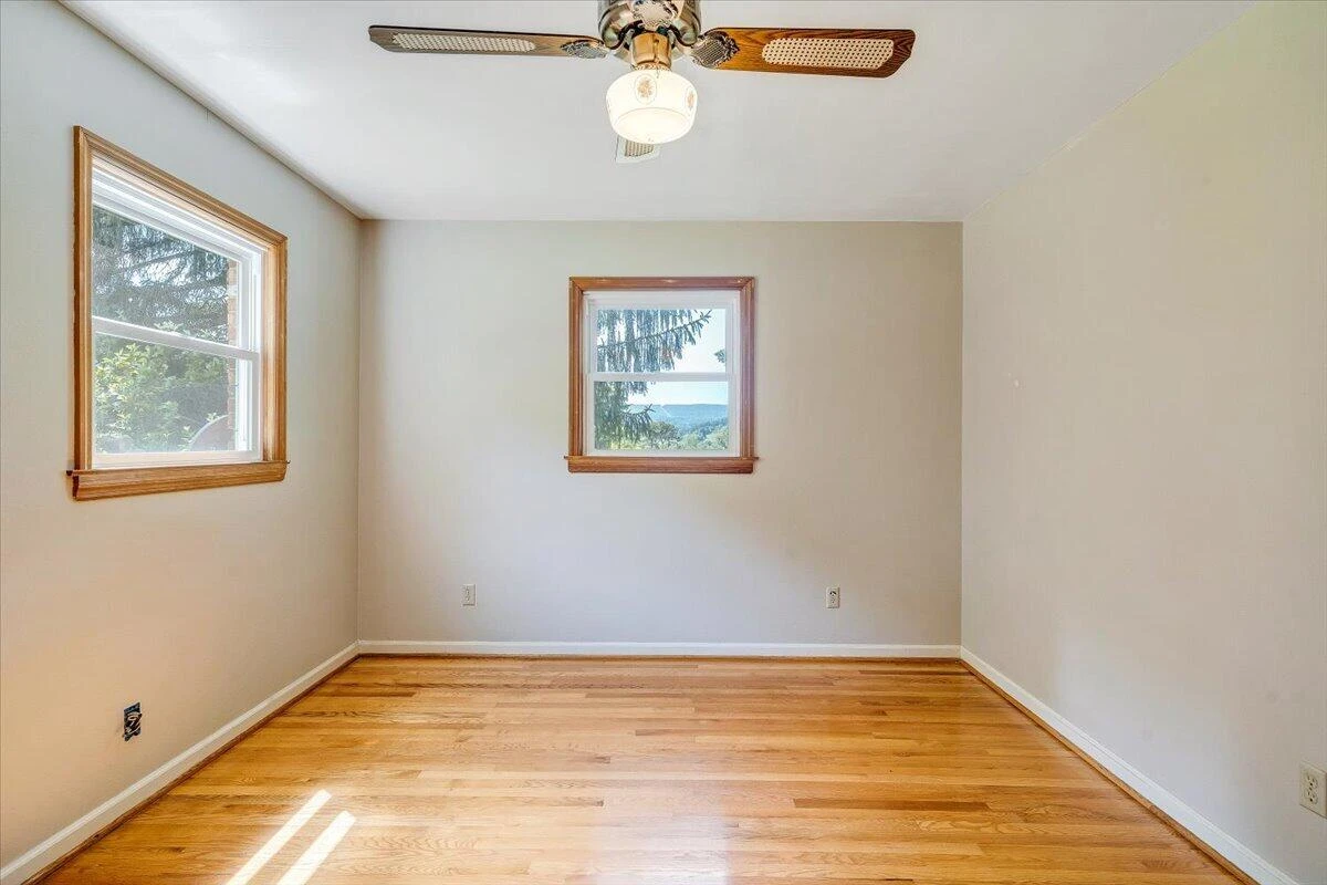 9947 Slings Gap RD - Photo 15