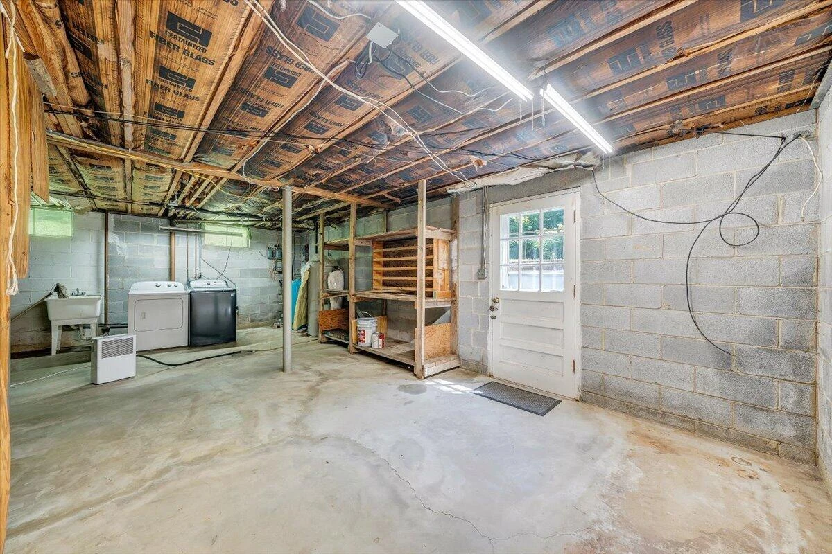9947 Slings Gap RD - Photo 24