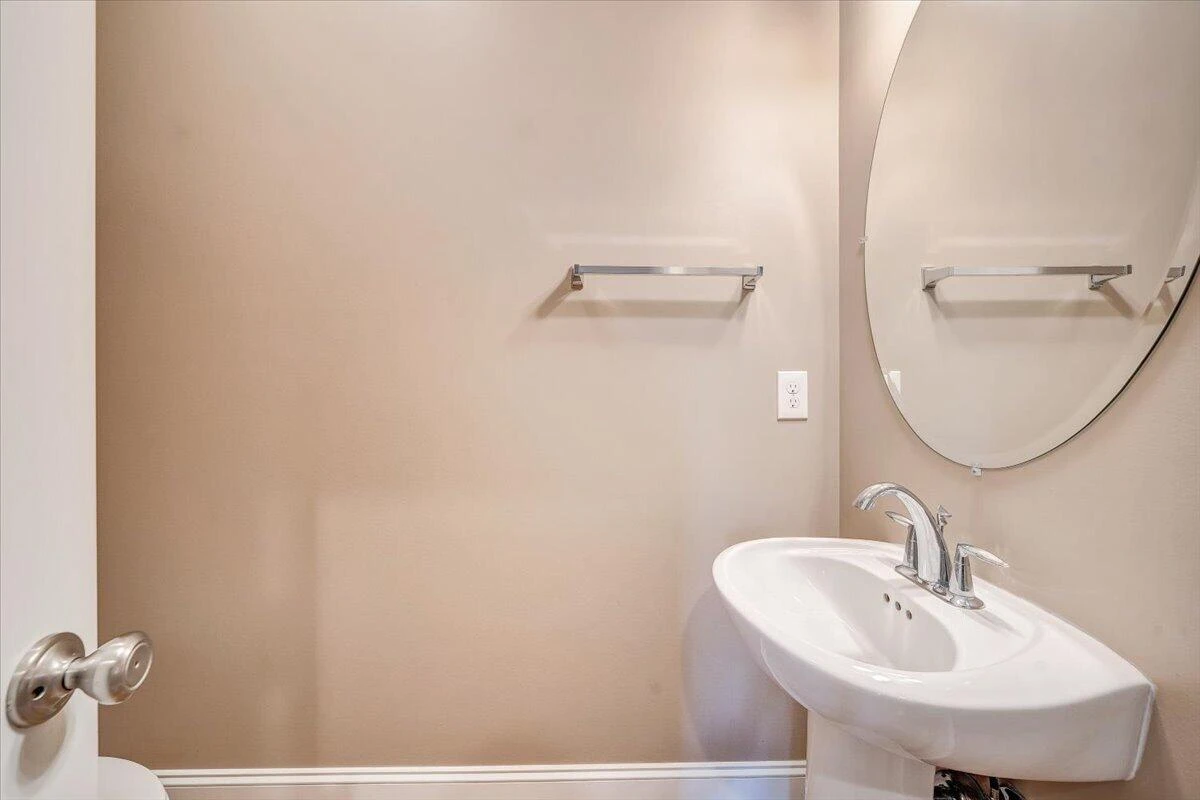 3917 Colonial Green CIR SW - Photo 11