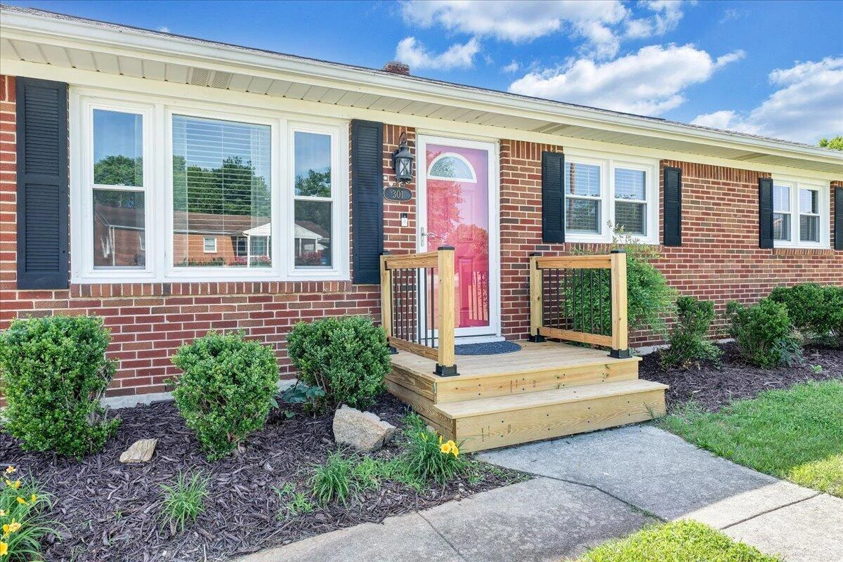 301 Lynn Haven CIR - Photo 2