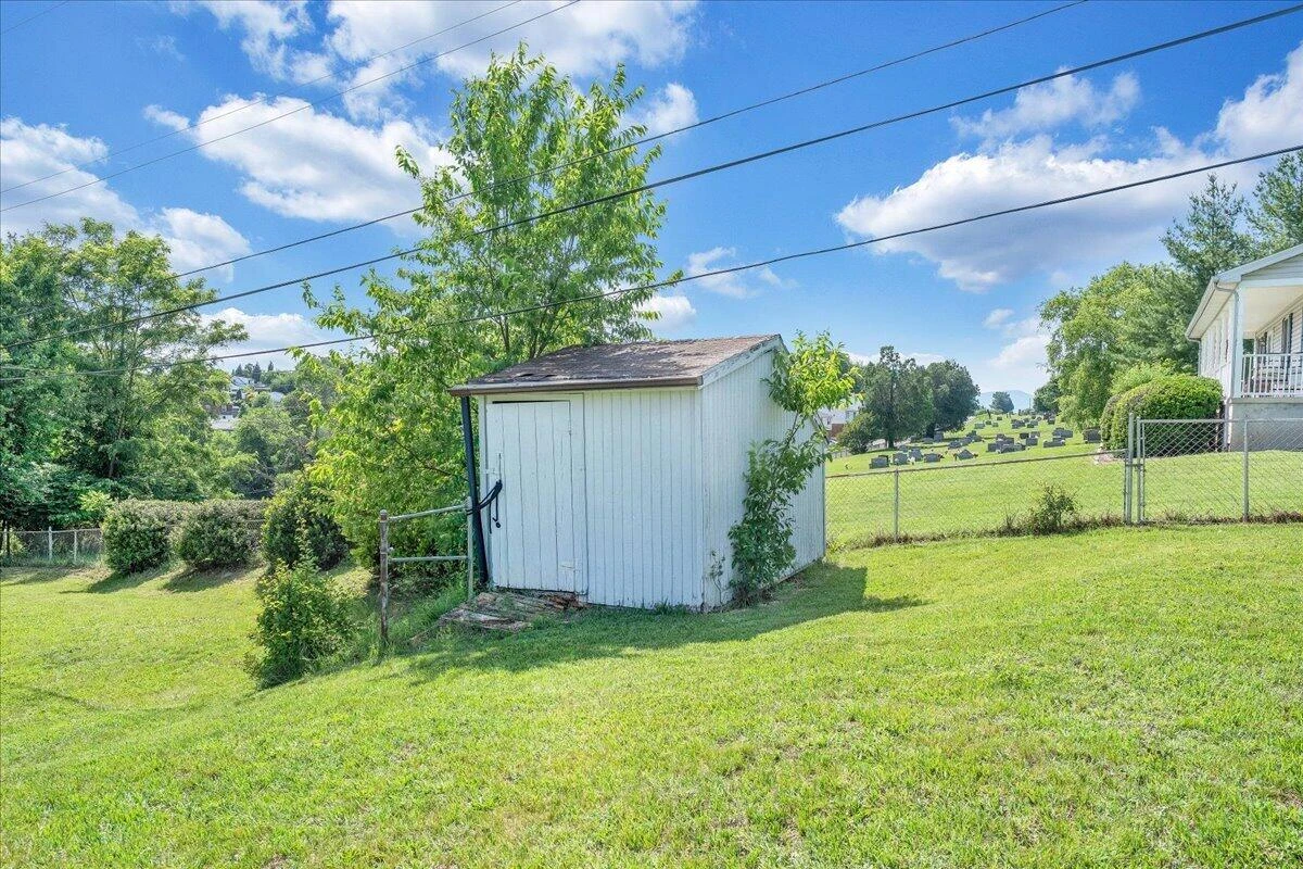 301 Lynn Haven CIR - Photo 29