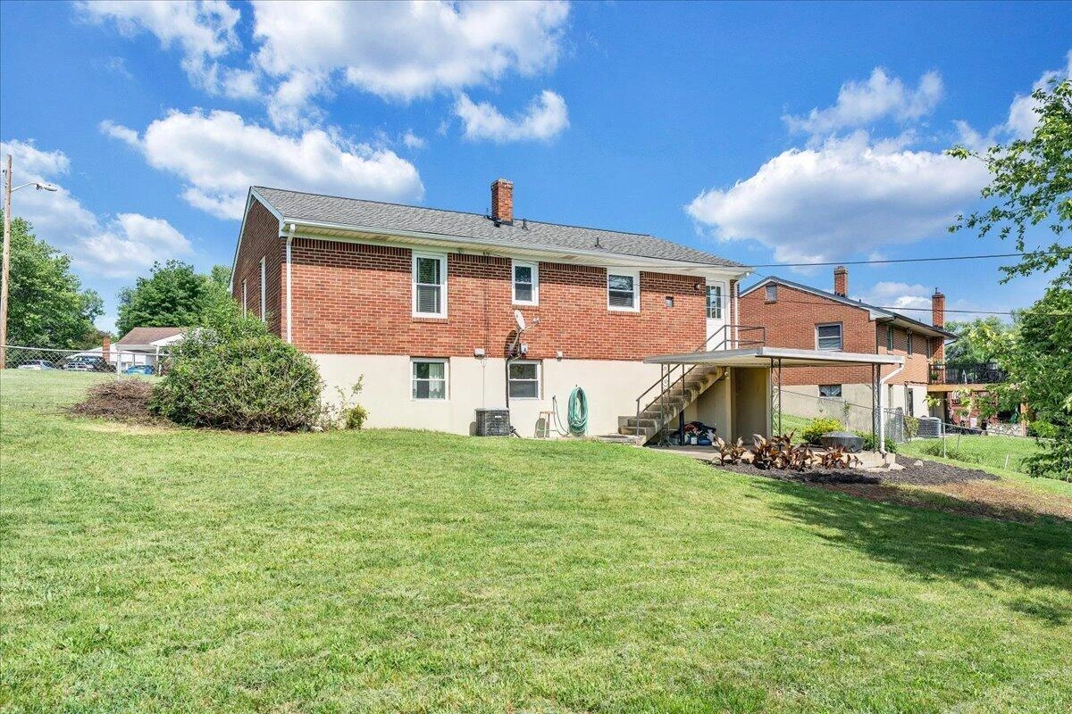301 Lynn Haven CIR - Photo 31
