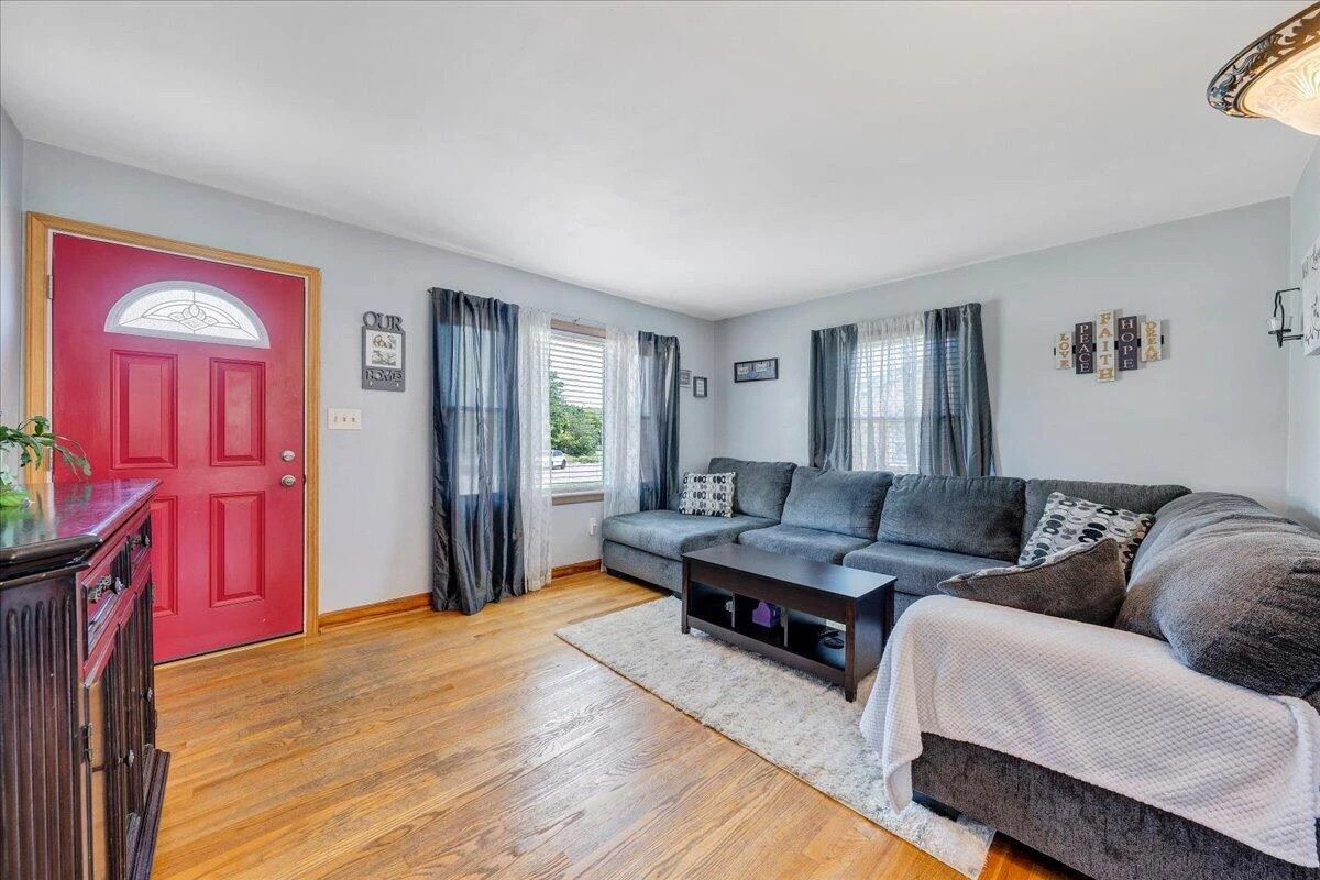 301 Lynn Haven CIR - Photo 4