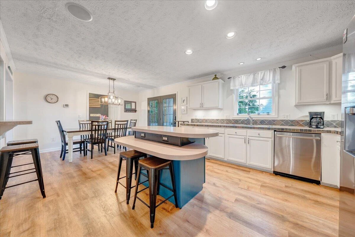 1211 Pats DR - Photo 19