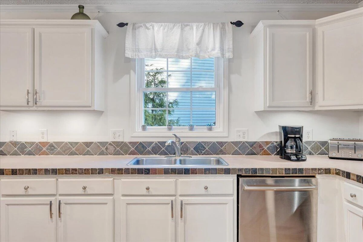 1211 Pats DR - Photo 21