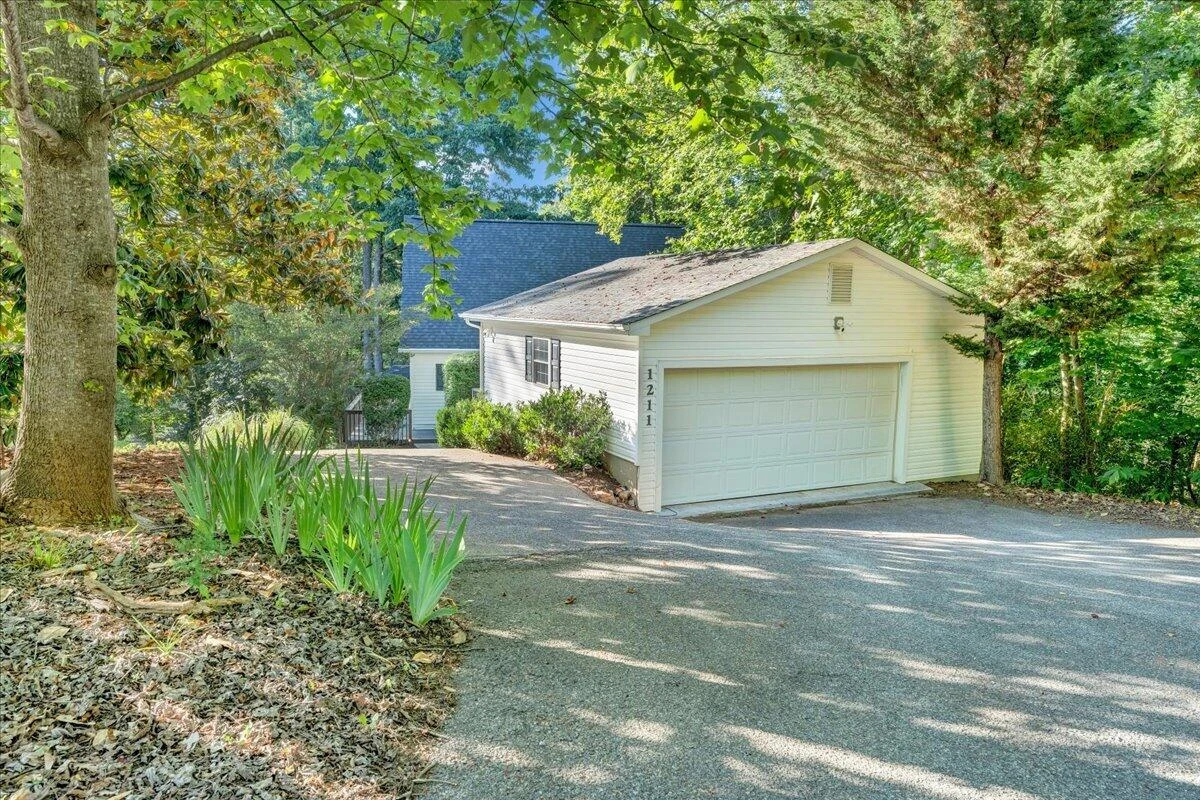 1211 Pats DR - Photo 6