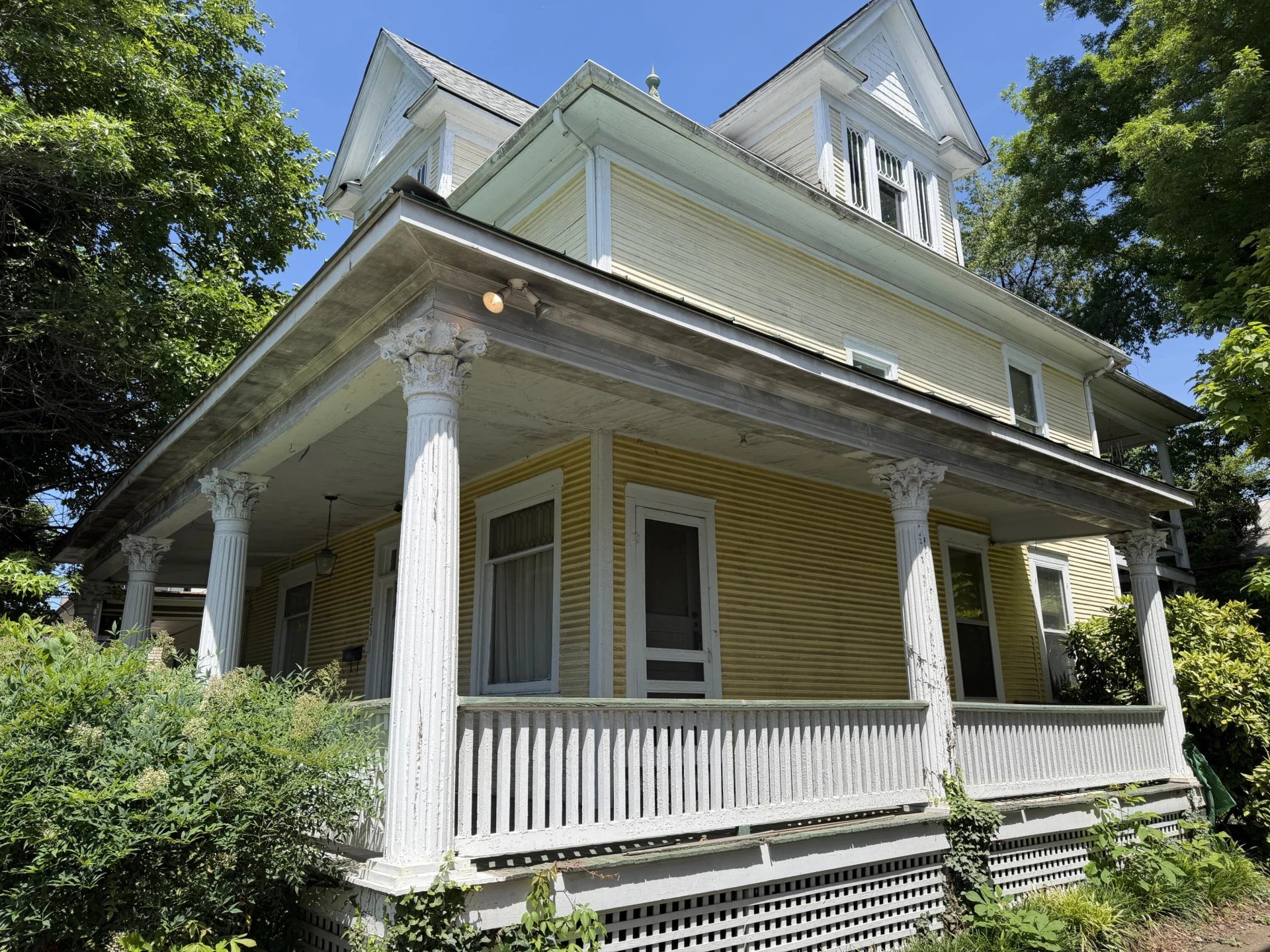 825 Marshall AVE SW