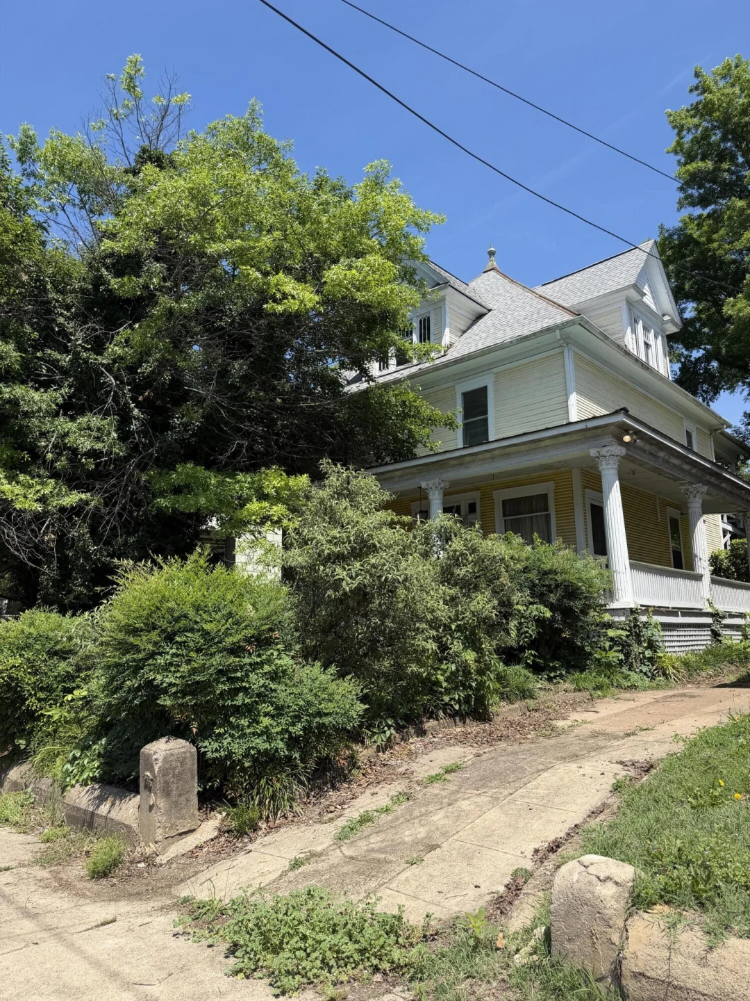 825 Marshall AVE SW - Photo 2