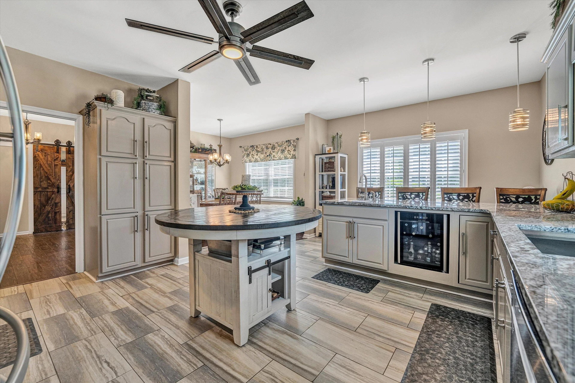 201 Spyglass LN - Photo 17