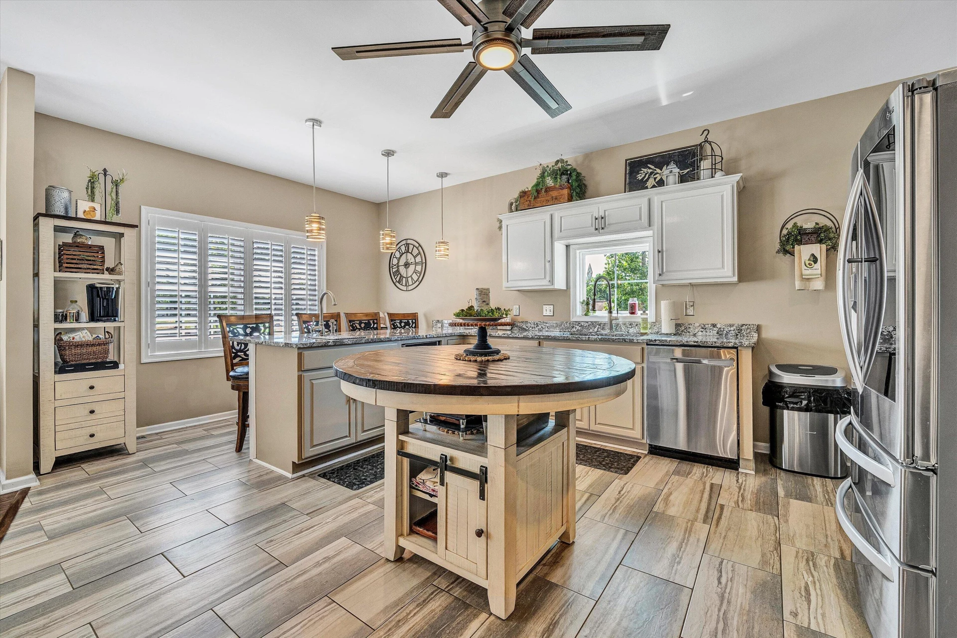 201 Spyglass LN - Photo 18