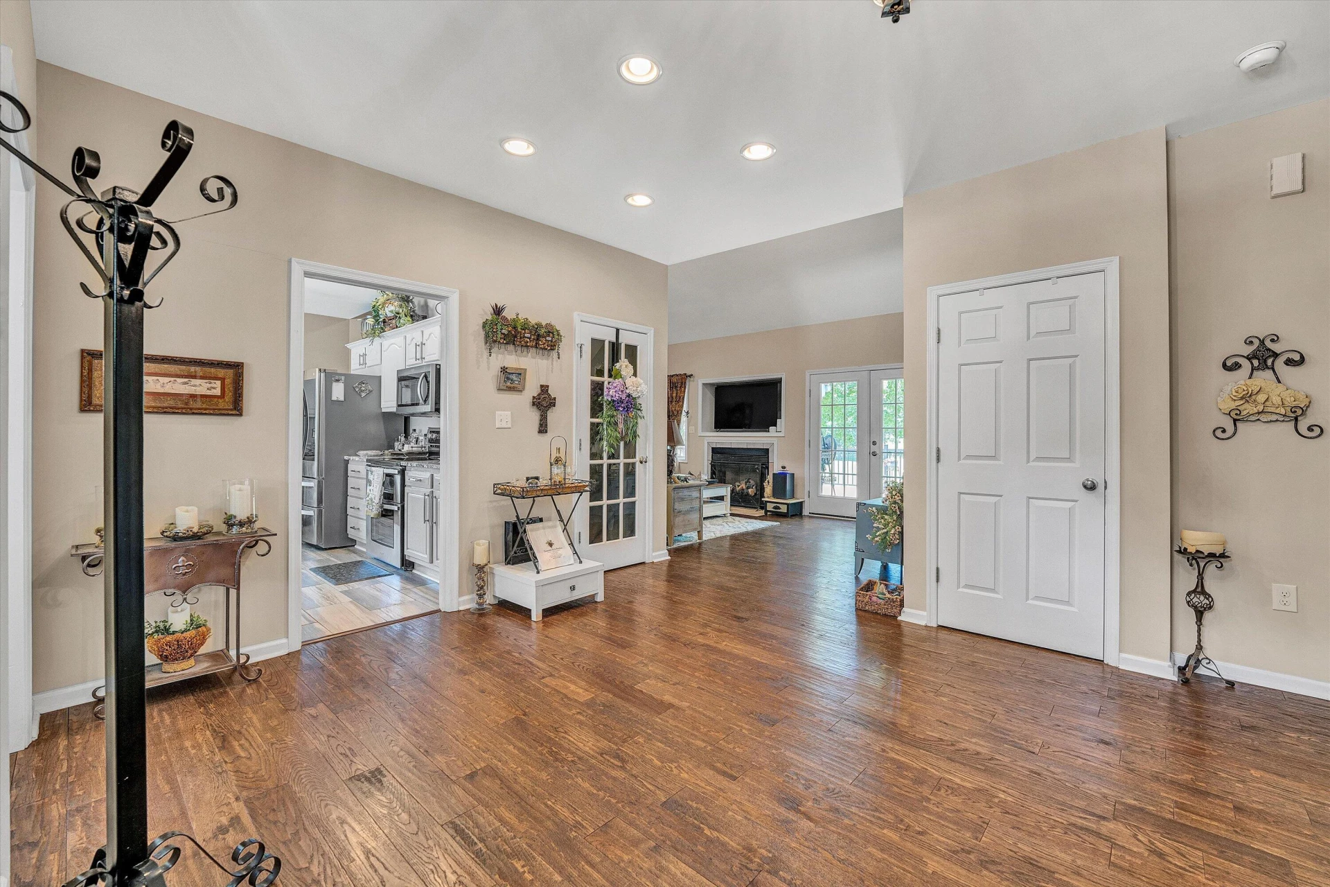201 Spyglass LN - Photo 11