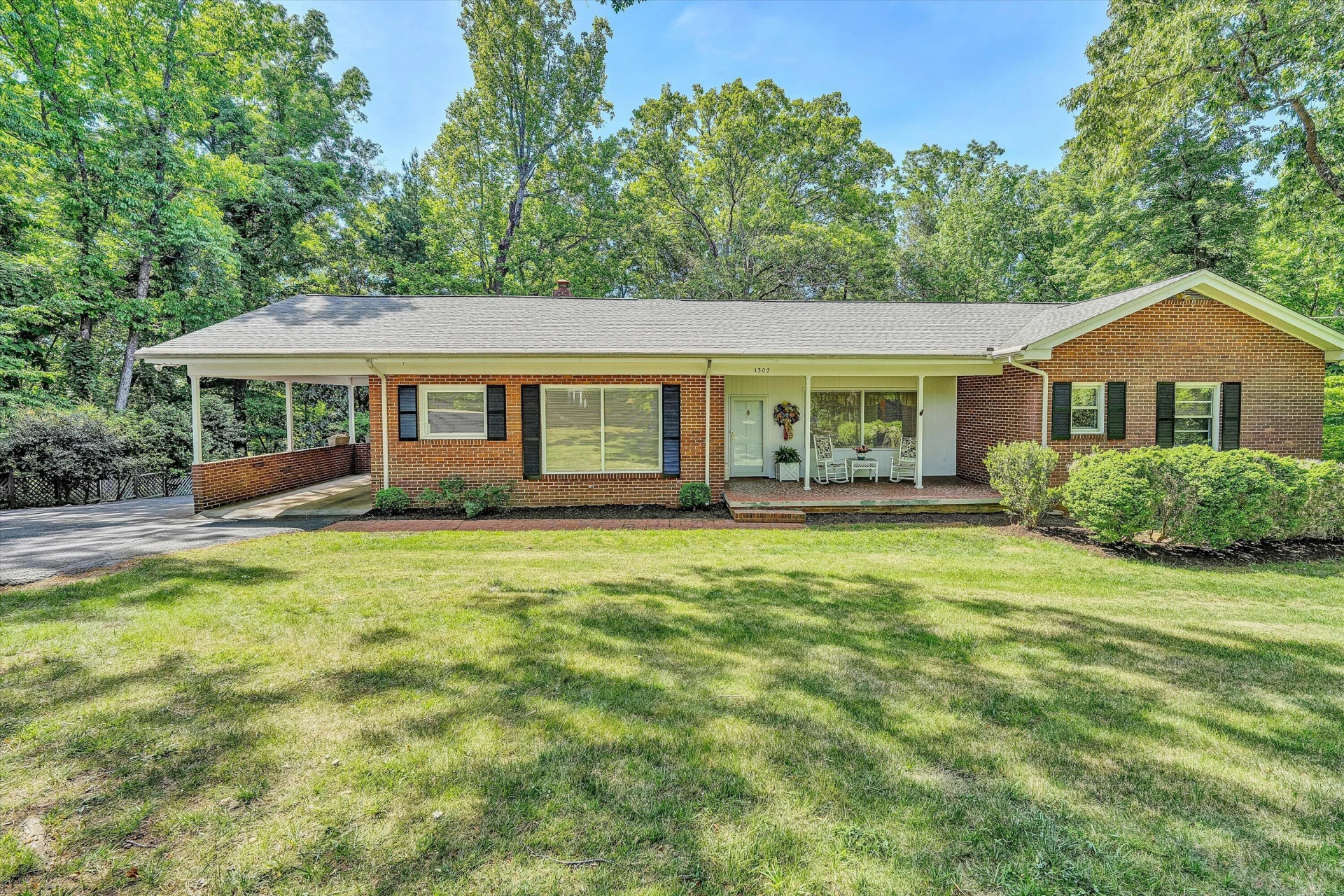 1307 Valley View RD