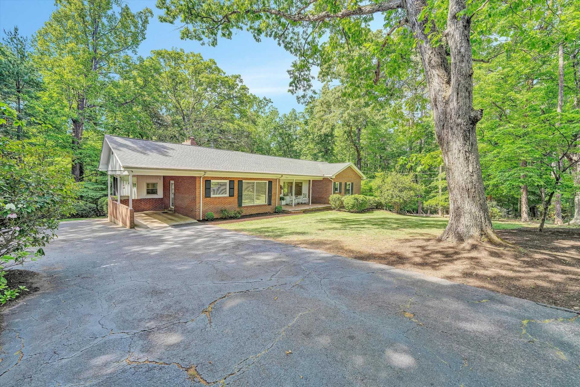 1307 Valley View RD - Photo 2
