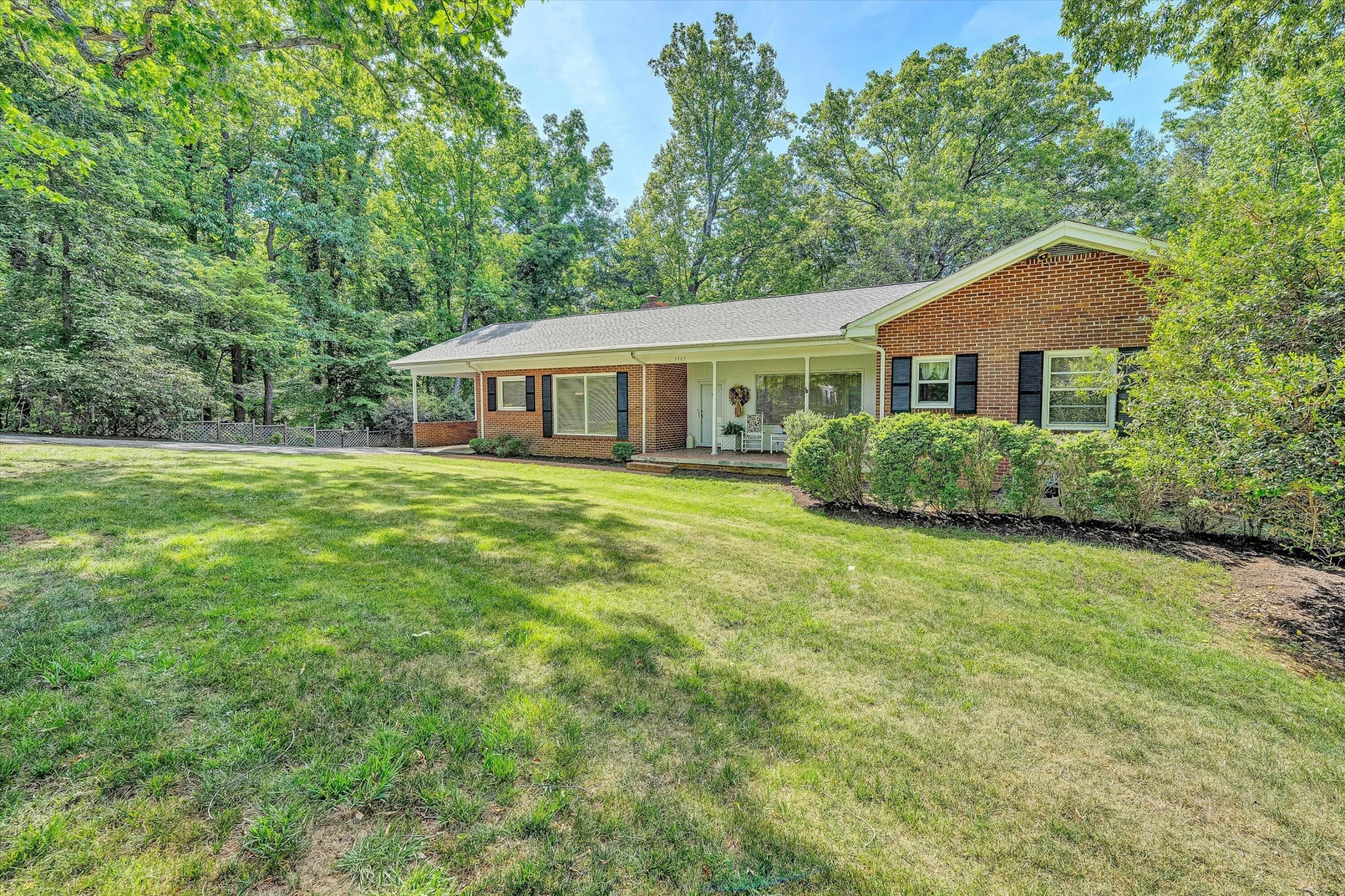 1307 Valley View RD - Photo 3