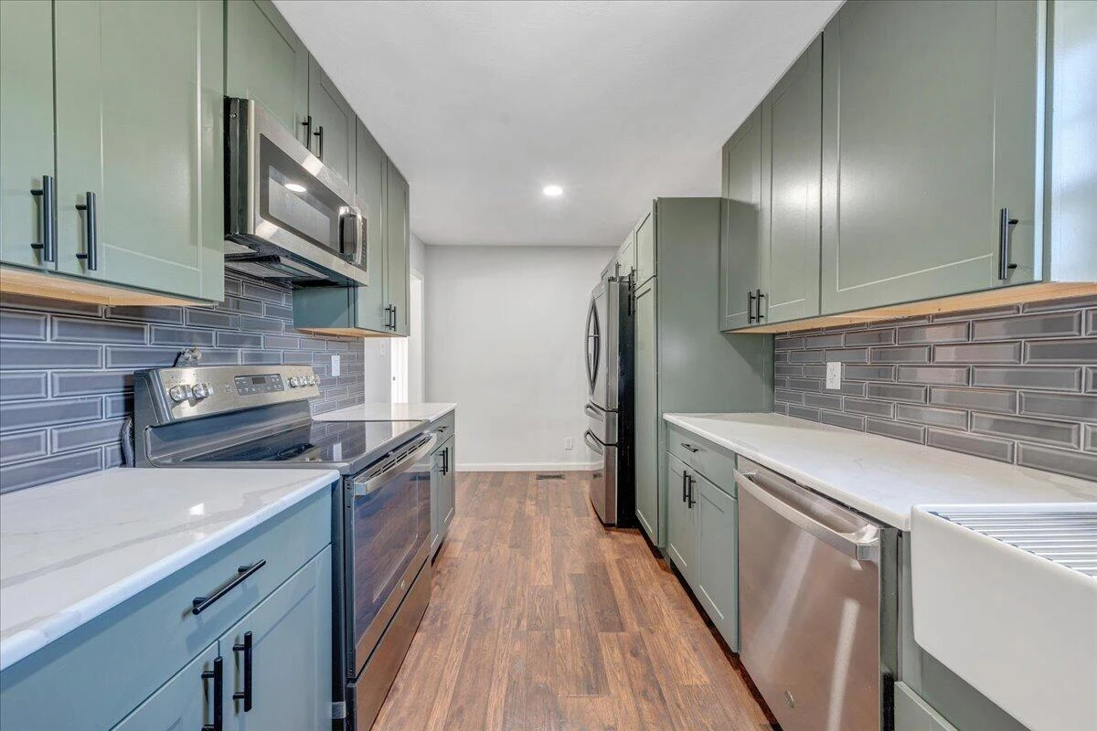 2438 Churchill DR NW - Photo 18