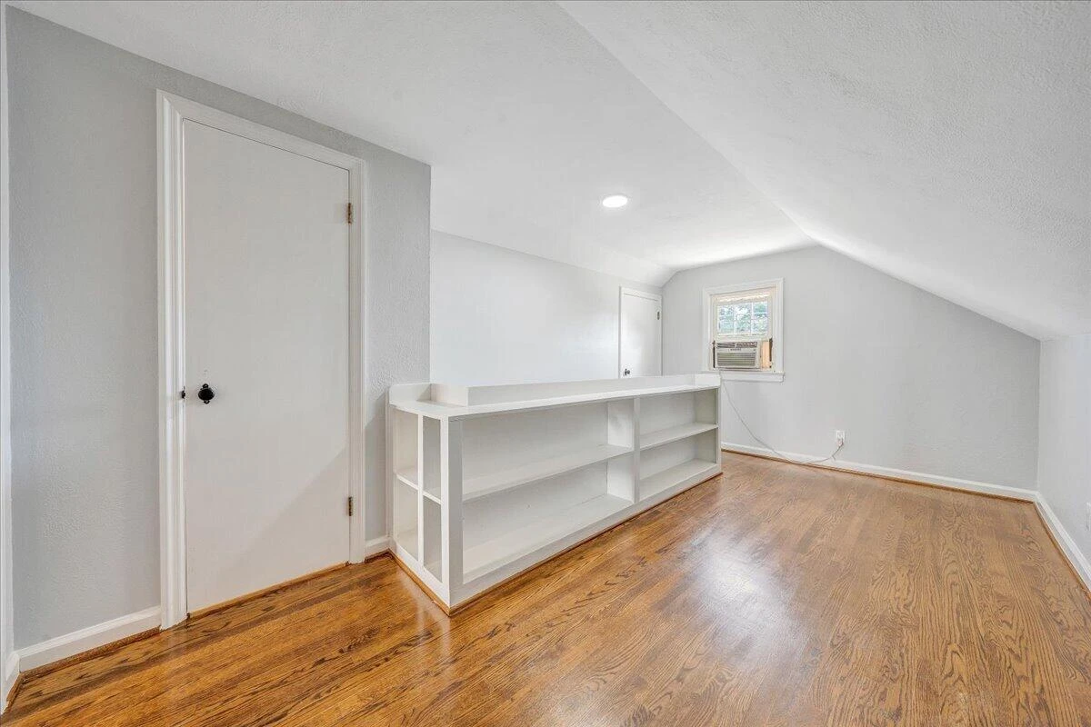 2438 Churchill DR NW - Photo 20