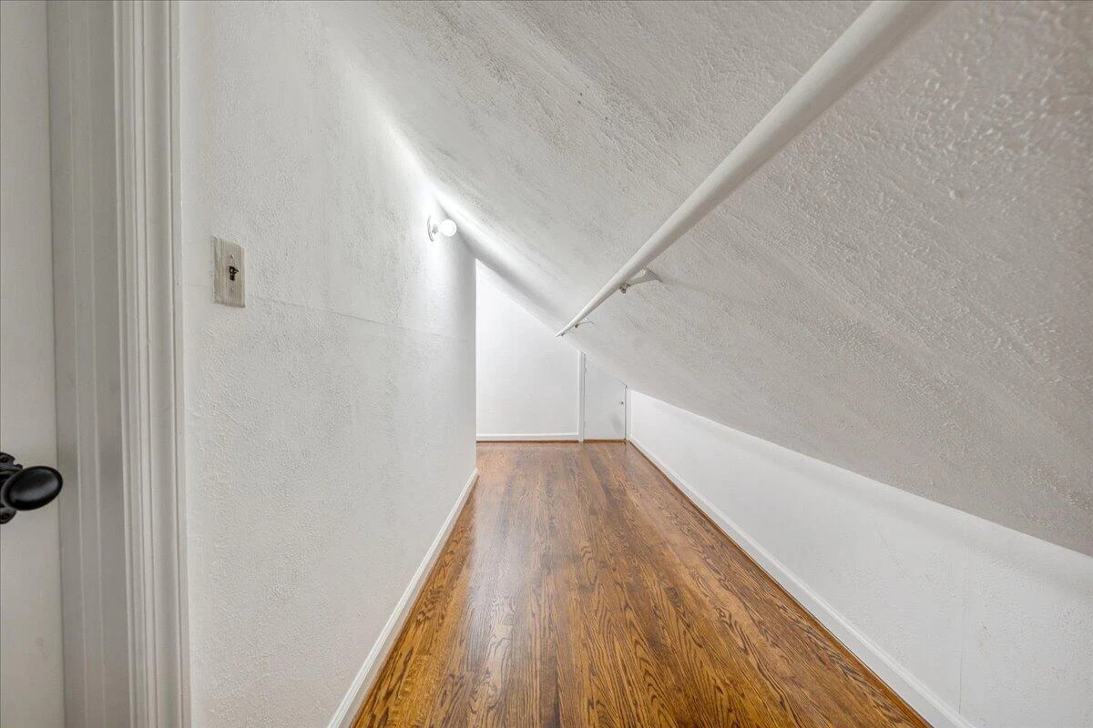 2438 Churchill DR NW - Photo 23