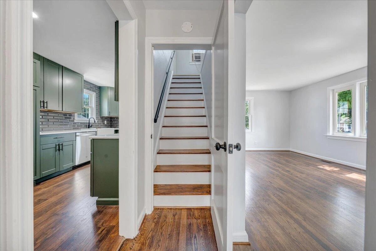 2438 Churchill DR NW - Photo 24